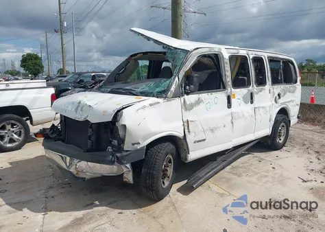 2004 Chevrolet Express z USA, uszkodzony, nr VIN 1GAGG25U541221443